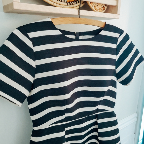 H&M fit & flare stripped dress - Picture 3 of 6